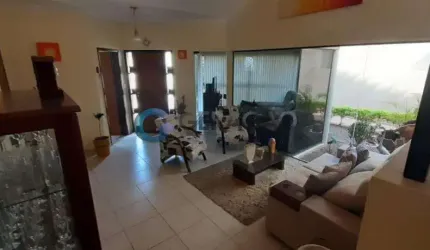 Casa em condomínio para venda com 3 quartos e piscina com 300m² - Jacareí