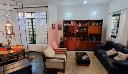 Casa/sobrado para venda com 05 Dorm., 02 suítes e piscina - 735m² no Jardim das Colinas.