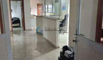 Conjunto Comercial de 320m² no Jardim Esplanada