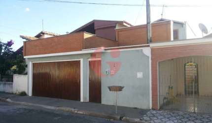 Casa para venda com 03 quartos e 02 vagas de garagem - 205m² no bairro Vila Resende | Caçapava