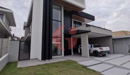 Sobrado em condomínio para venda com 4 quartos (4 suítes) - 367m² no bairro Urbanova