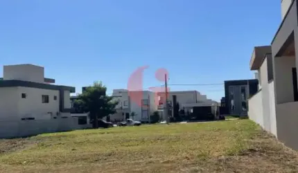 Terreno em condomínio fechado para venda com 260m² no Loteamento da Floresta