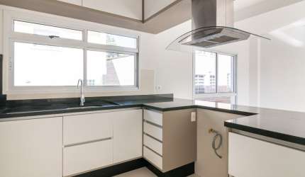 SOBRADO NOVO, PRONTO PARA MORAR OLHA ESTA SALA E COZINHA!