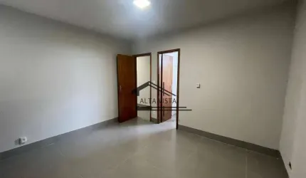 Casa com 3 dormitórios à venda, 145 m² por R$ 780.000 - Vigilato Pereira - Uberlândia/MG