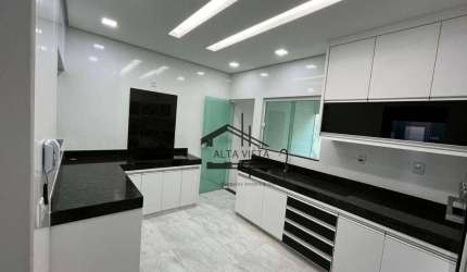 Casa com 3 dormitórios à venda, 140 m² por R$ 680.000 - Jardim Europa - Uberlândia/MG