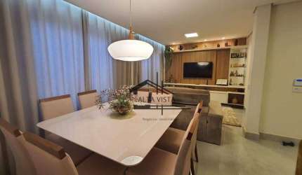 Casa com 3 dormitórios à venda, 300 m² por R$ 735.000,00 - Jaraguá - Uberlândia/MG