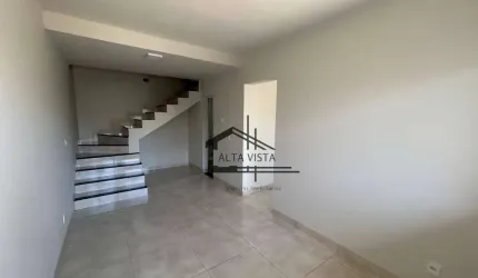 Sobrado com 2 dormitórios à venda, 73 m² por R$ 420.000 - Novo Mundo - Uberlândia/MG