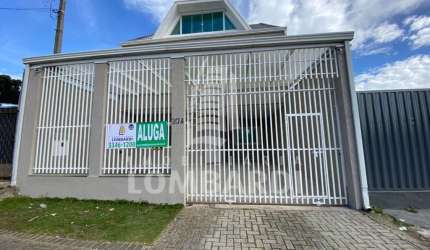 Sobrado com 3 quartos  para alugar, 200.00 m2 por R$4000.00  - Capao Raso - Curitiba/PR
