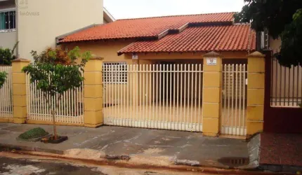 Casa a VENDA em Ibiporã com 300 m&#178; (3 dormts. e 1 suíte), 02 vagas de garagem.