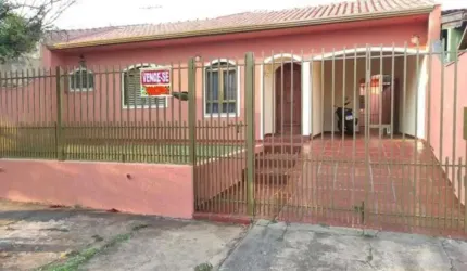 Casa (2 dormts. + 1 suíte) de 250 m&#178; - Espaço Gourmet com Cozinha Externa a VENDA no Jardim Pacaembu, Londrina/Pr.