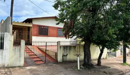 Oportunidade. Casa a VENDA de 302 m&#178;, (3 dormits) no Leonor, Londrina/Pr.