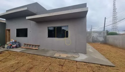 Casa &#224; VENDA e NOVA, localizado no Jardim Leonor.