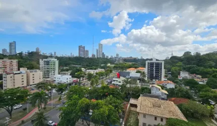 Studio Compacto e Moderno no House Ondina – 22m² de Conforto e Praticidade