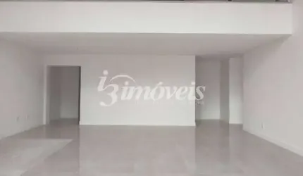 Excelente sala comercial para aluguel ANUAL com ótima localização no bairro Meia praia em Itapema/SC