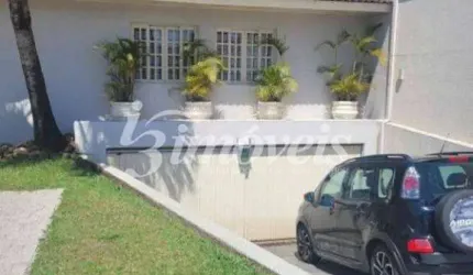 Casa em Curitiba, permuta com imóvel no litoral SC