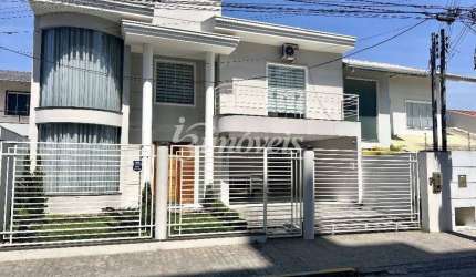 Casa à venda, AVERBADA, 3 quartos, sendo 1 suíte com closet, 2 vagas, piscina, Bairro São Judas, Itajaí-SC