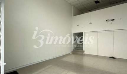 Sala para locação anual na Av. José Eugênio Müller no Bairro - Dom Boscode Itajaí/SC com grande visibilidade de quem passa.