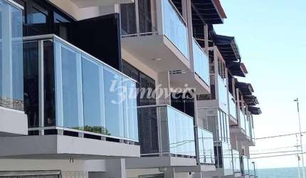 Sobrado triplex á venda, 3 quartos sendo 2 demi suíte com varanda, 2 vagas de garagem, Residencial Village Cabeçudas, Bairro cabeçudas, Itajaí-SC