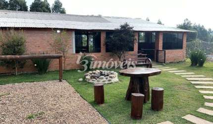 Chácara à venda, 3 quartos, espaço para festa, piscina, campo de futebol, 3 chalés - Bairro Rio do Meio, Camboriú -SC