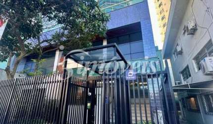 Apartamento de quatro dormitórios sendo duas suítes com 255 m² privativos, centro, Itajaí, SC.
