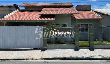 Casa á venda 2 quartos, sendo 1 suíte, 1 mezanino, banheiro, lavanderia, área de lazer com churrasqueira , 2 vagas de garagem,  bairro cordeiros, Itajaí, SC