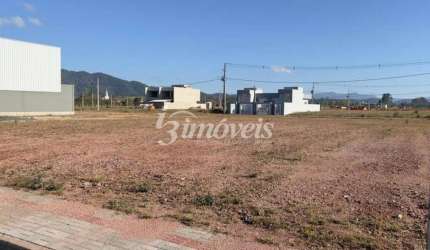 Terreno à venda, 300m², localizado no loteamento planejado Seu Leopoldo, bairro Pocinhos, Ilhota -SC