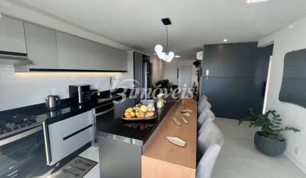 Apartamento semimobiliado à venda com 3 quartos sendo 1 suíte e 2 vagas privativas, centro, Navegantes