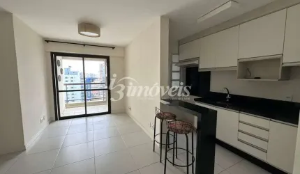 Apartamento para locação anual, semimobiliado, decorado e equipado, com 2 quartos (sendo uma suíte), 2 vagas de garagem, Edifício Plaza Firenza, no bairro Fazenda, Itajaí-SC