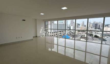 Sala Comercial para Locação Anual, 46,59m² privativos, no Centro de Itajaí-SC