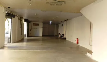 Salao Comercial para Locacao – Bras/SP  Rua 21 de Abril, esquina com Rua Sao Leopoldo  Excelente oportunidade no coracao do Bras! Salao comercial bem localizado, de esquina, com grande visibilidade e 