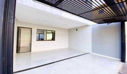 Sobrado Novo no Coqueiral: Sua Oportunidade de Morar com Estilo e Conforto!