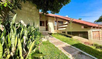 Casa com 4 quartos para alugar na Borges de Medeiros - E, 786, Maria Goretti, Chapecó por R$ 5.700