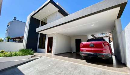Casa com 4 quartos à venda na Fermino Pedro Vanzim - D, 759, Universitário, Chapecó por R$ 1.700.000