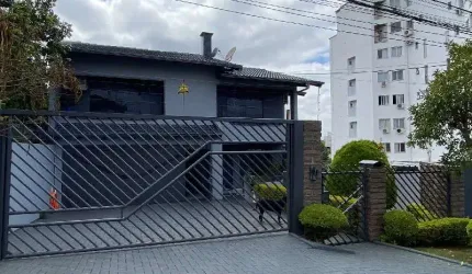 Casa com 3 quartos à venda na Rua Israel - D, 269, Maria Goretti, Chapecó por R$ 1.810.000