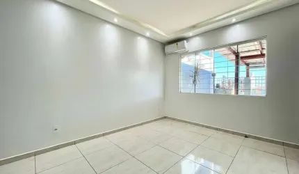 Casa com 3 quartos à venda na Rua Ivan Bassani Bartolomei, 288, Desbravador, Chapecó por R$ 394.000