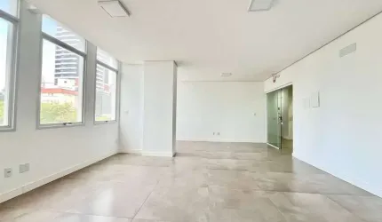 Sala comercial para alugar na Avenida Fernando Machado - E, 151, Centro, Chapecó por R$ 1.935