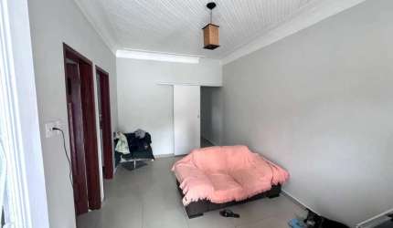 Casa 2 Dormitórios, 2 Vagas e Quintal  Macuco, Santos/SP | Reformada e Pronta para Morar!
