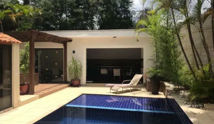 residência mobiliada em Alphaville Residencial 9, Santana de Parnaíba, oferece o equilíbrio perfeito entre amplitude e requinte,