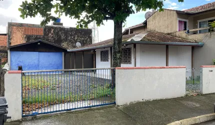 Casas Térreas em Terreno Elevado no bairro Nova Esperança, BC
