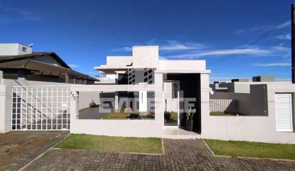 CASA À VENDA LOCALIZADA NO BAIRRO FRARON