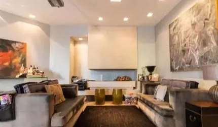 Campo Belo: Apartamento com 220 m² com 4 dormitórios sendo 2 suítes, 3 vagas.