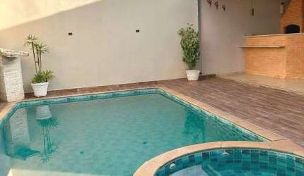 CASA COM PISCINA À VENDA - JD AEROPORTO EM LIMEIRA