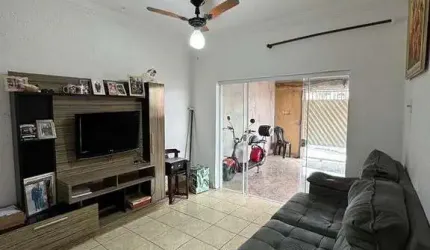 Casa com piscina à venda no Jardim Nova Suíça