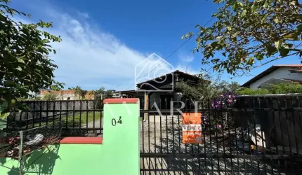 Casa com 2 quartos à venda na Praia do Ervino, São Francisco do Sul  por R$ 300.000