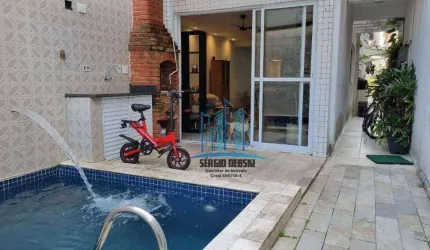 Casa sobreposta térrea com 4 suítes para venda, toda reformada, no bairro do Campo Grande, Santos-SP. Próximo à rota de fretados.