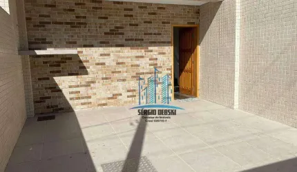 Ótima e nova casa sobreposta à venda no Boqueirão, Santos-SP.  Piscina, 2 vagas.