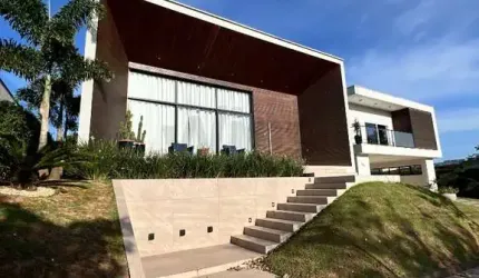 Casa de Alto Padrão em Condomínio Fechado Criciúma