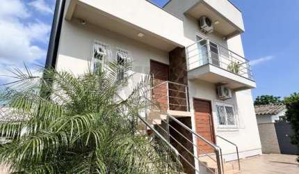 Casa com piscina 4 dormitórios (2 suítes) Forquilhinha