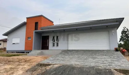 Casa com 3 quartos à venda no Ronco D'água, Içara  por R$ 550.000