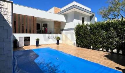 Casa próximo ao Centro de Criciúma com Piscina